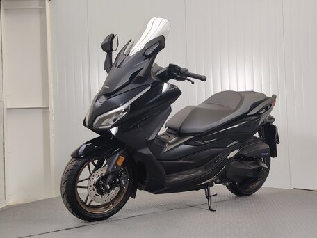 2025 Honda Forza, чёрный, 799000 рублей, вид 4