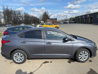 2021 Hyundai Solaris II Рестайлинг, серый, 1380000 рублей, вид 2