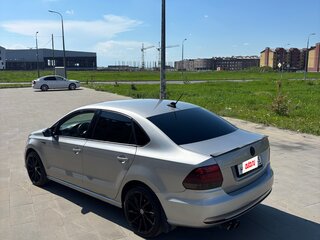 2019 Volkswagen Polo V Рестайлинг, серебристый, 950000 рублей, вид 4