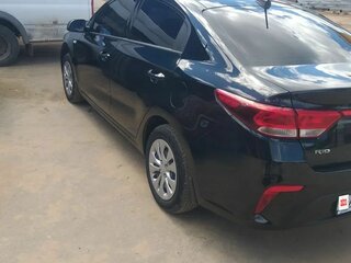 2019 Kia Rio IV, чёрный, 1350000 рублей, вид 3