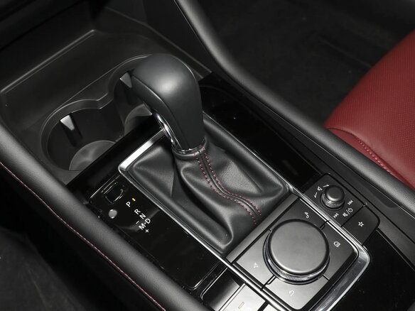 2025 Mazda 3 Axela IV (BP), белый, 3600000 рублей - вид 16