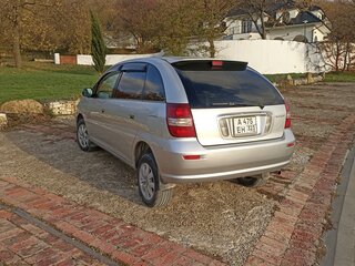 2002 Toyota Nadia, серебристый, 660000 рублей, вид 4