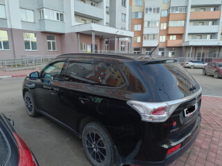 2013 Mitsubishi Outlander III, чёрный, 1850000 рублей, вид 3