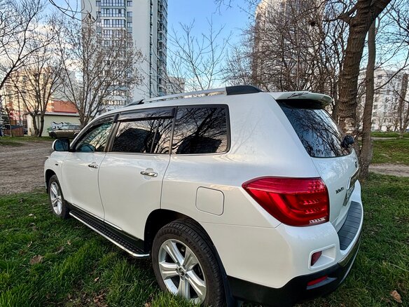 2011 Toyota Highlander II (XU40) Рестайлинг, белый, 2790000 рублей - вид 12