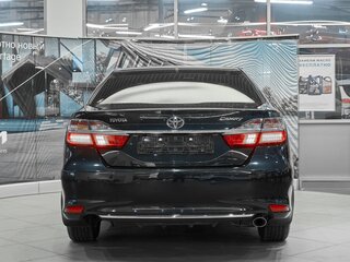 2016 Toyota Camry VII (XV50) Рестайлинг, синий, 1899000 рублей, вид 5