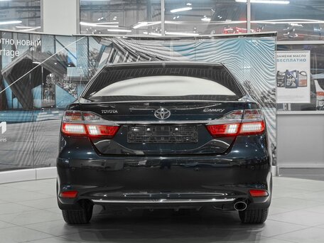 2016 Toyota Camry VII (XV50) Рестайлинг, синий, 1899000 рублей, вид 5