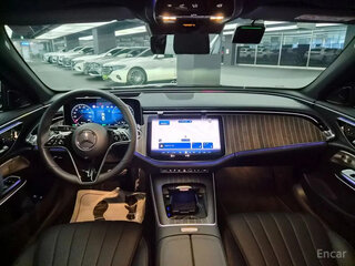2025 Mercedes-Benz E-Класс 300 e VI (W214, S214), чёрный, 8527251 рублей, вид 3