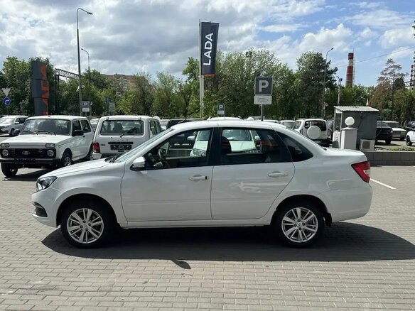 2026 Lada (ВАЗ) Granta I Рестайлинг, белый, 1089000 рублей - вид 7
