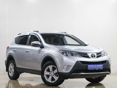 Toyota RAV4 IV (XA40)