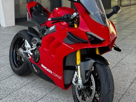 2020 Ducati Panigale V4, красный, 1900000 рублей, вид 1