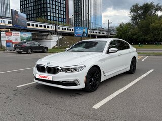 2018 BMW 5 серии 530e xDrive VII (G30/G31/G38), белый, 3400000 рублей, вид 2
