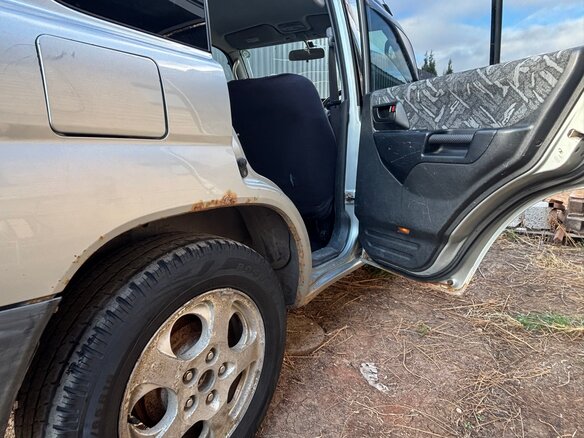 1999 Mitsubishi Pajero iO, серый - вид 9