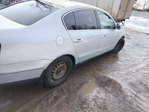 2009 Volkswagen Passat B6, серый, 420000 рублей - вид 3