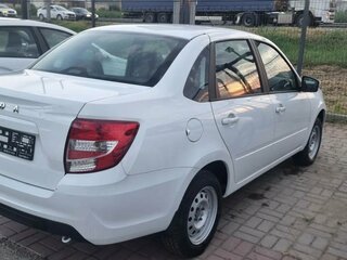 2026 Lada (ВАЗ) Granta I Рестайлинг, белый, 1094000 рублей, вид 3
