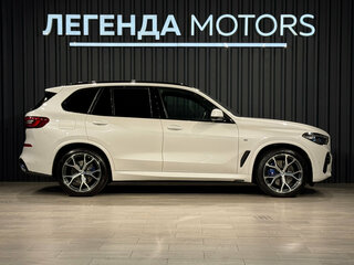 2023 BMW X5 40i IV (G05/G18), белый, 9990000 рублей, вид 3