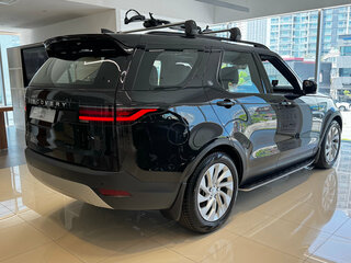 2026 Land Rover Discovery D250 V Рестайлинг, чёрный, 12990000 рублей, вид 4
