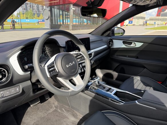 2026 Kia K3 II (China Market) Рестайлинг, чёрный, 1900000 рублей - вид 14