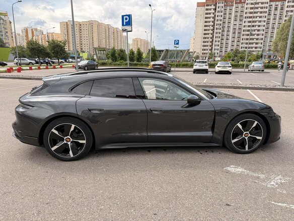 2022 Porsche Taycan Sport Turismo I, серый, 8600000 рублей - вид 1