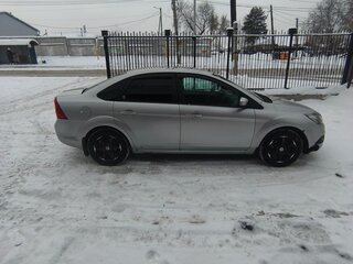 2008 Ford Focus II Рестайлинг, серебристый, 400000 рублей, вид 5