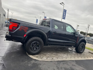 2026 Ford F-150 Raptor SuperCrew Raptor XIV Рестайлинг, чёрный, 16755517 рублей, вид 5