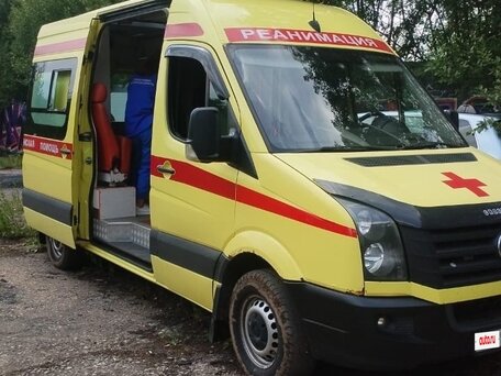2012 Volkswagen Crafter, жёлтый, 1500000 рублей, вид 1