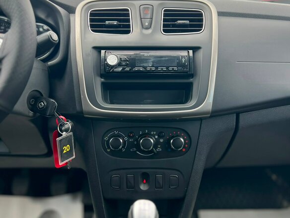 2021 Renault Logan II Рестайлинг, белый - вид 19