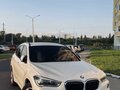2018 BMW X1 18i sDrive II (F48), белый - вид 2