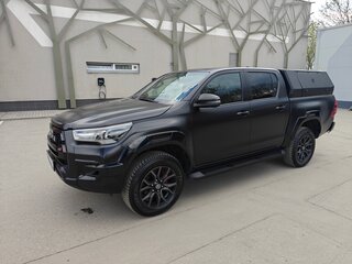 2022 Toyota Hilux VIII Рестайлинг 2, чёрный, 6500000 рублей, вид 1