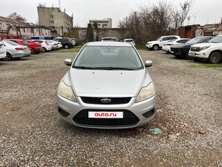 2010 Ford Focus II Рестайлинг, серебристый, 400000 рублей, вид 1