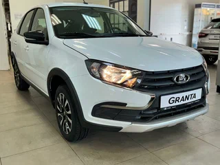 2026 Lada (ВАЗ) Granta Active Cross I Рестайлинг, белый, 1193939 рублей, вид 3
