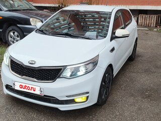 2015 Kia Rio III Рестайлинг, белый, 1335000 рублей, вид 2