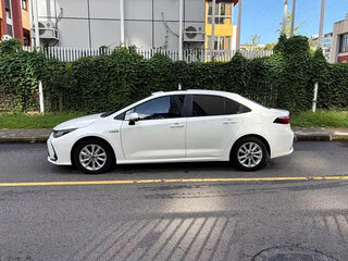 2023 Toyota Corolla XII (E210), белый, 1650000 рублей, вид 4