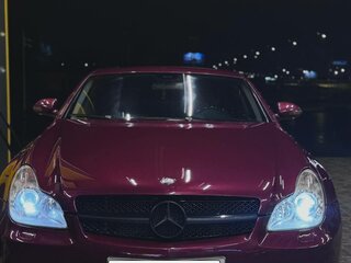 2005 Mercedes-Benz CLS 500 I (C219), пурпурный, 1050000 рублей, вид 2