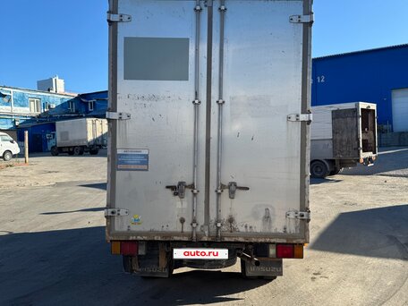 2001 Isuzu Elf (N-series), белый, 1300000 рублей, вид 4