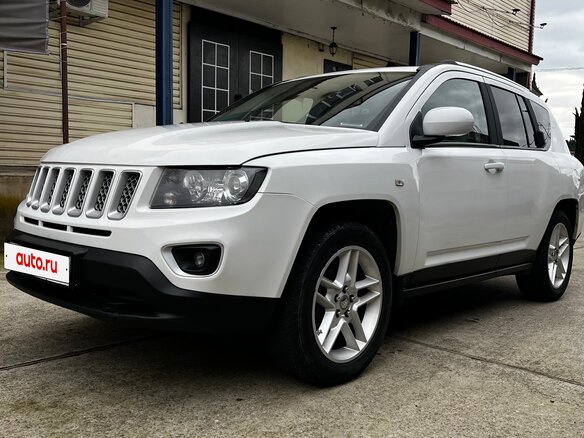 2013 Jeep Compass I Рестайлинг, белый, 1499000 рублей - вид 3