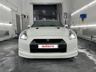 2009 Nissan GT-R I, белый, 5700000 рублей, вид 2