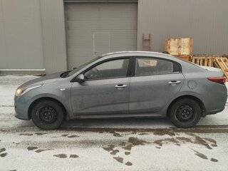 2017 Kia Rio IV, серый, 999999 рублей, вид 5