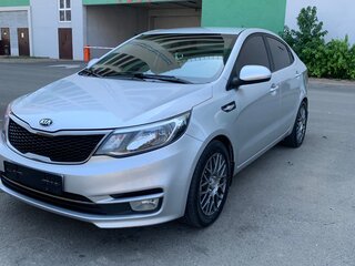2016 Kia Rio III Рестайлинг, серебристый, 1270000 рублей, вид 1