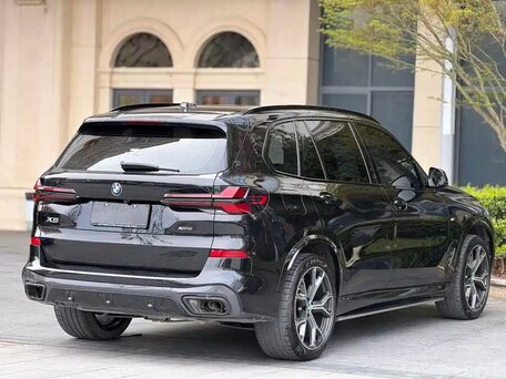 2023 BMW X5 Long 30Li IV (G05/G18) Рестайлинг, чёрный, 6636000 рублей, вид 3