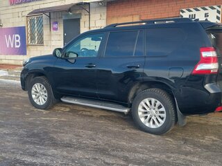 2017 Toyota Land Cruiser Prado 150 Series Рестайлинг 1, чёрный, 4370000 рублей, вид 3