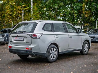 2014 Mitsubishi Outlander III Рестайлинг, белый, 1357000 рублей, вид 2