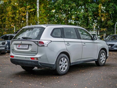 2014 Mitsubishi Outlander III Рестайлинг, белый, 1357000 рублей, вид 2