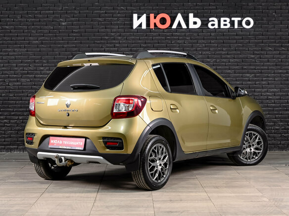 2016 Renault Sandero Stepway II, золотистый - вид 4