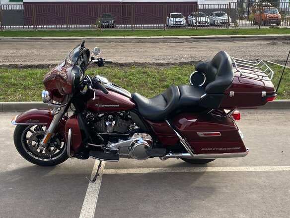 2017 Harley-Davidson Electra Glide, красный, 1590000 рублей - вид 4