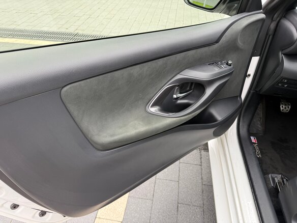 2020 Toyota Yaris IV, белый, 4100000 рублей - вид 10