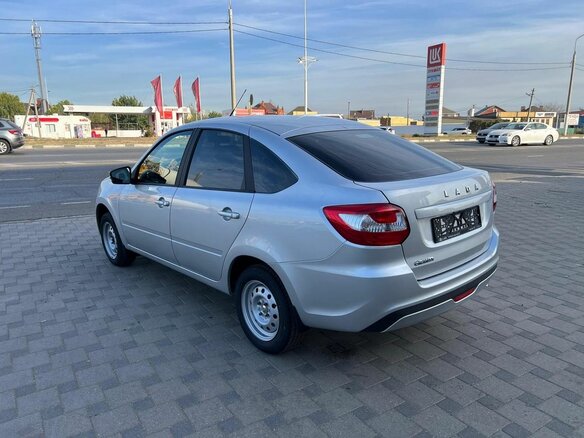 2026 Lada (ВАЗ) Granta I Рестайлинг, серебристый - вид 6