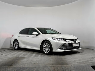 2018 Toyota Camry VIII (XV70), белый, 2590000 рублей, вид 3