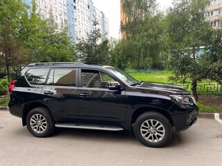 2018 Toyota Land Cruiser Prado 150 Series Рестайлинг 2, чёрный, 4900000 рублей, вид 3