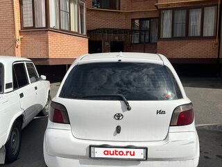 2000 Toyota Vitz I (P10), белый, 350000 рублей, вид 4
