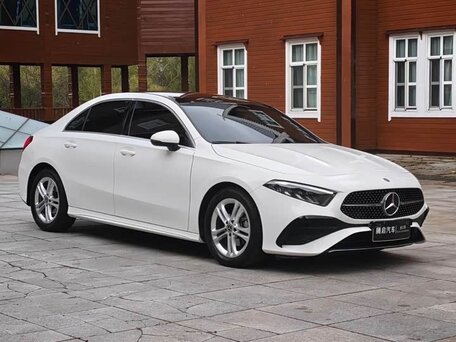 2023 Mercedes-Benz A-Класс 180 Long IV (W177) Рестайлинг, белый, 1980000 рублей, вид 3